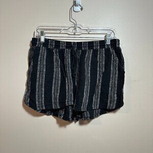 Universal Thread Shorts Size M